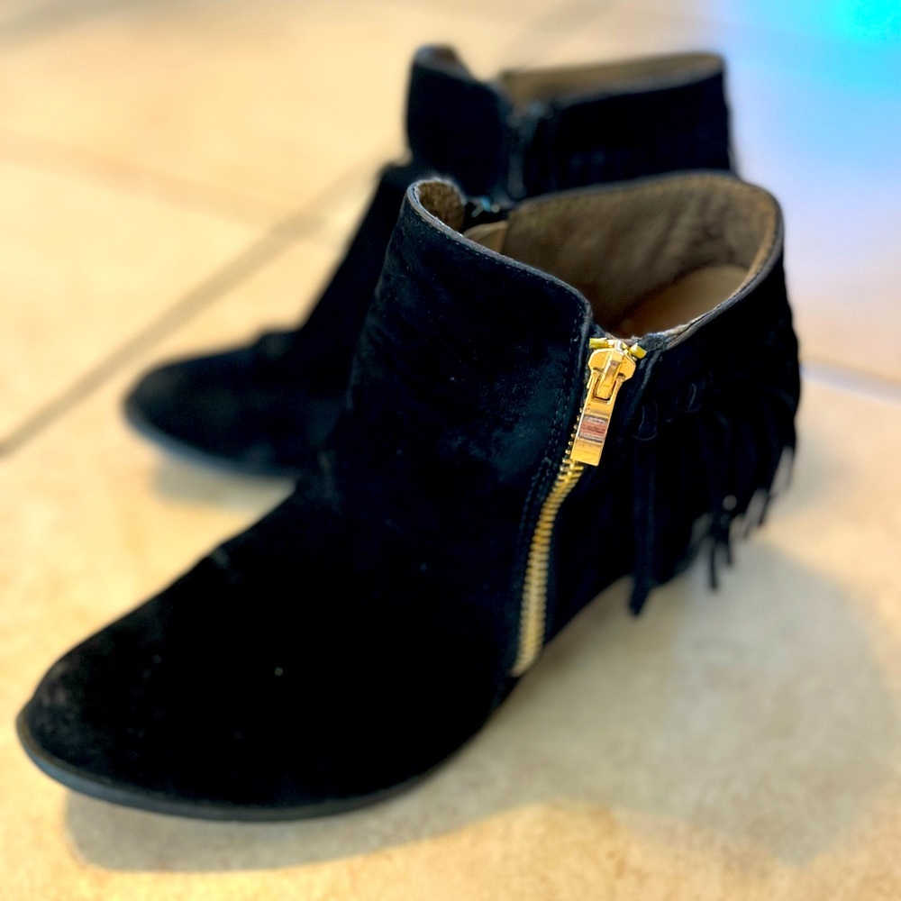 Black ankle boots